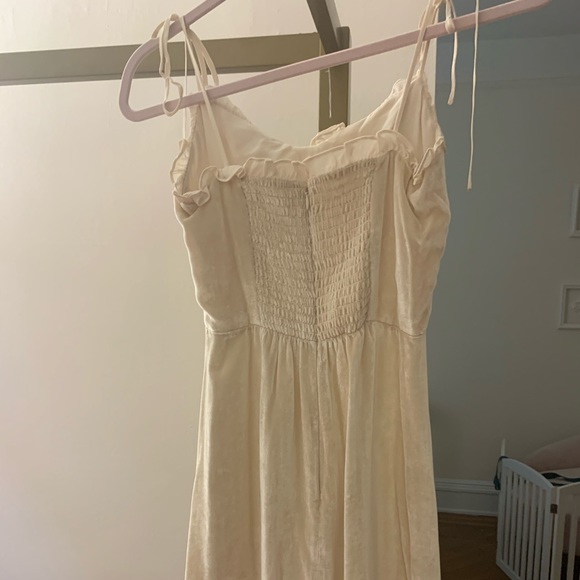 Reformation Bev Dress in Almond 0 - Picture 5 of 8